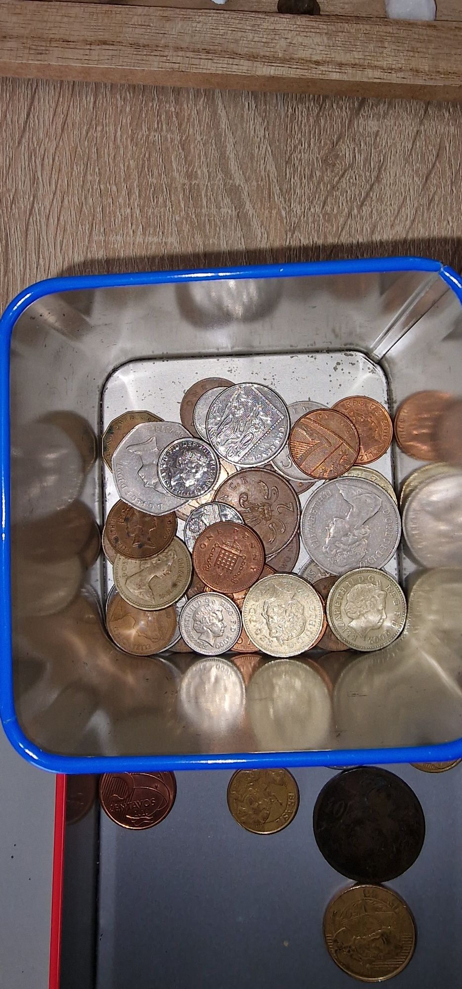 Moedas antigas escudos e outros