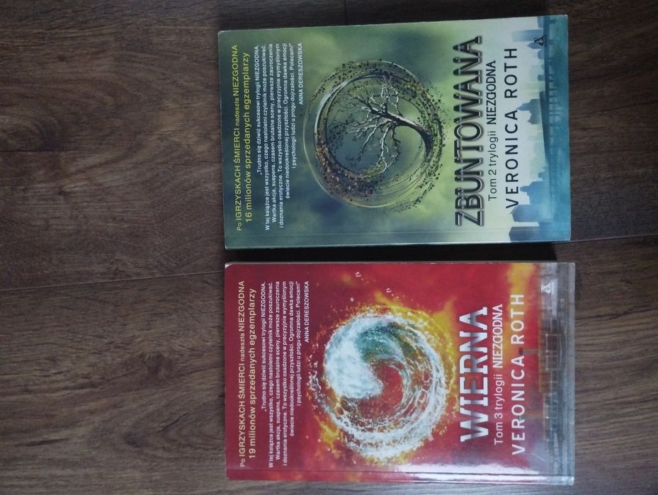 Książki "Wierna" "Zbuntowana"