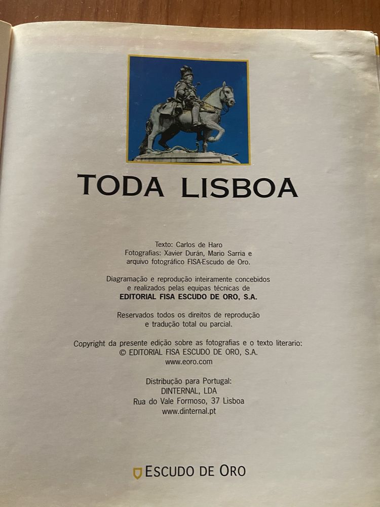 Guia turístico de Lisboa, da editora Escudo de Oro