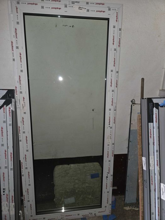 Okno pcv z pomyłki biale 3 szyby  920x2100