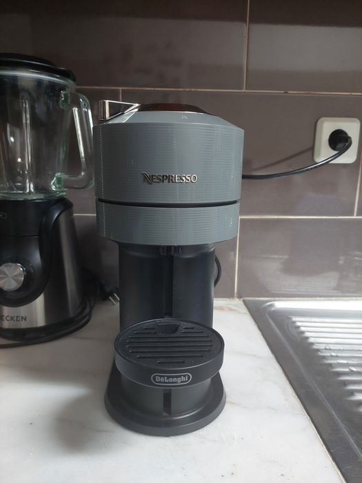 Máquina de café Nespresso Vertuo Next + Aeoroccino