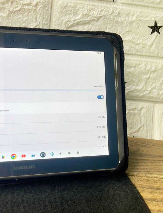 Планшет Samsung 10 дюймів "LTE"