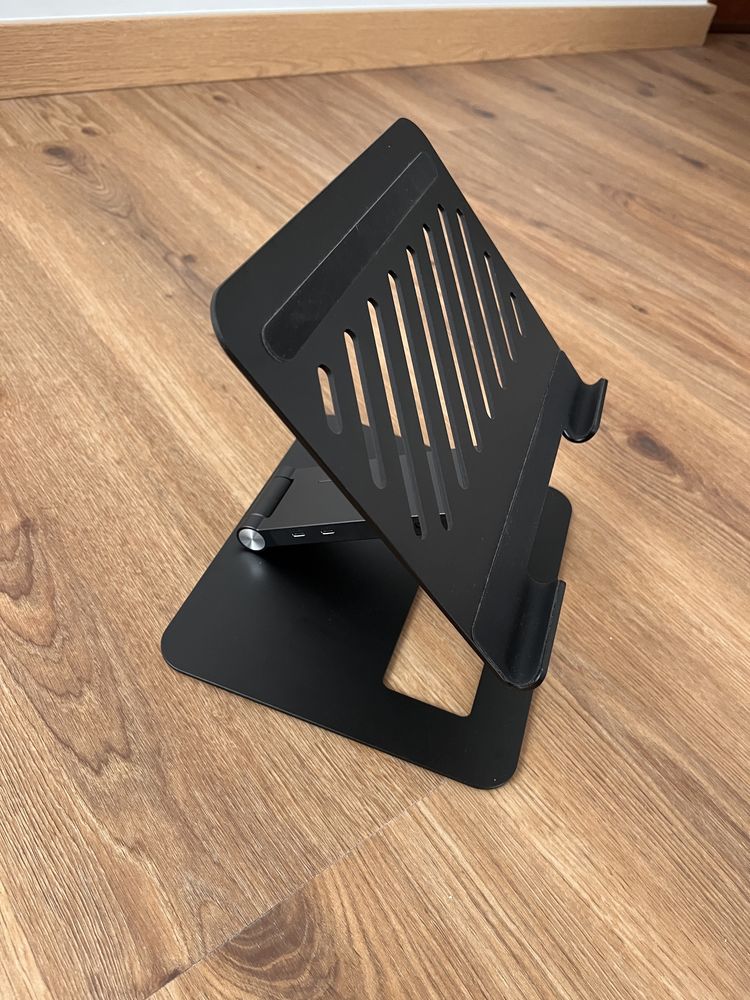 Docking Station Port Designs 2 in 1 USB-C com Notebook Stand