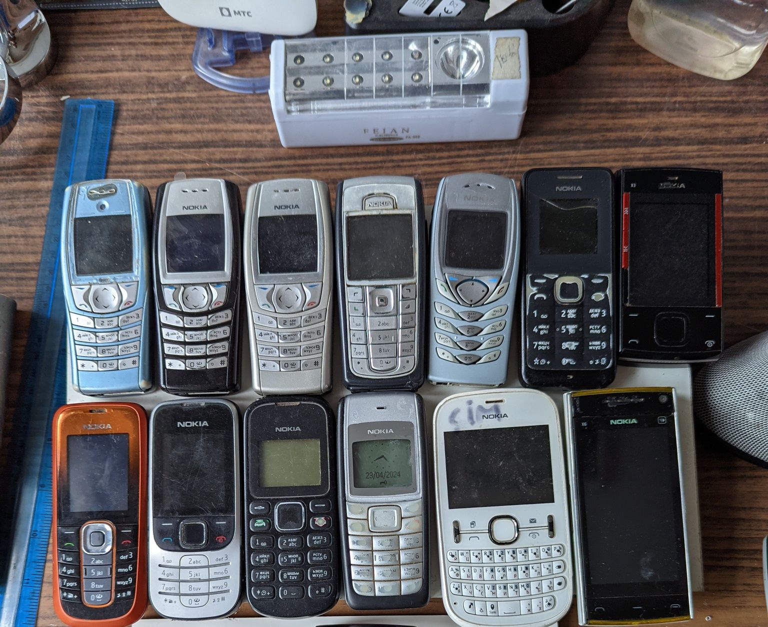 Продам мобільні телефони Nokia  6230i 6610 ретро