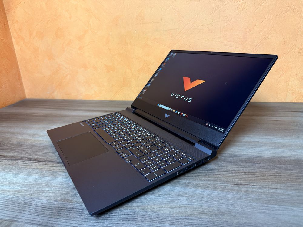 Свіжий ігровий ноутбук HP Victus(R5-7535HS/16DDR5/512/RX6550M/144HZ)