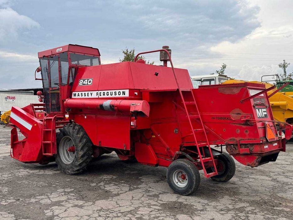 Свіжопривезений комбайн massey ferguson 240 claas,john deere Норвегія