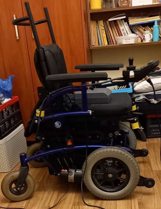 Wózek inwalidzki, elektryczny pokojowo terenowy  Navi bez akumulatora