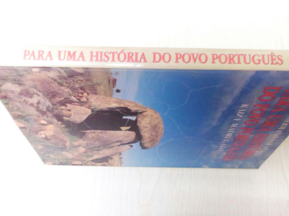 Para uma História do Povo Português.