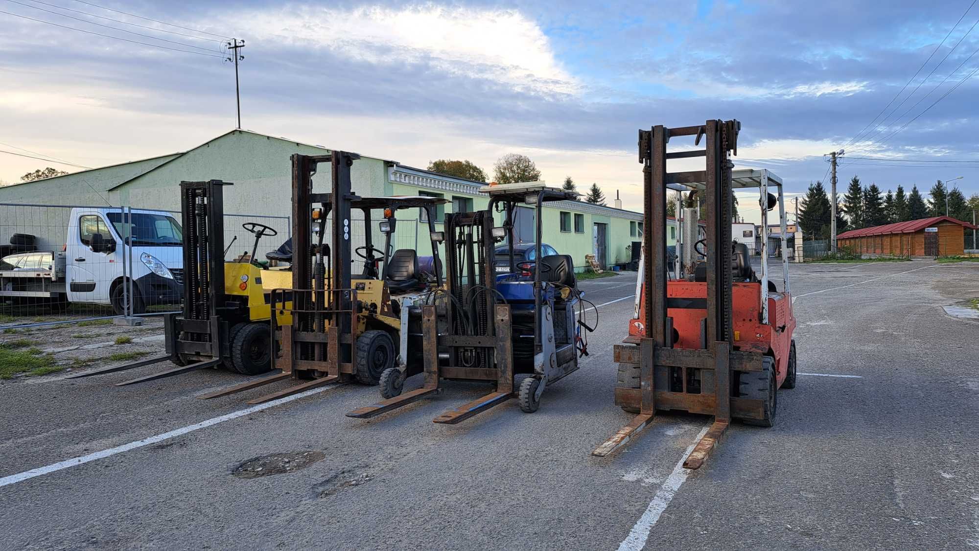Podwieszany specjalny wózek widłowy silnik 3 cylindry Fuks