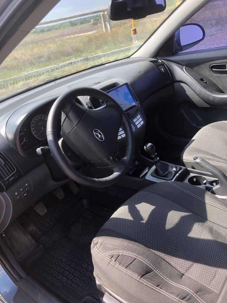 Продам hyundai elantra