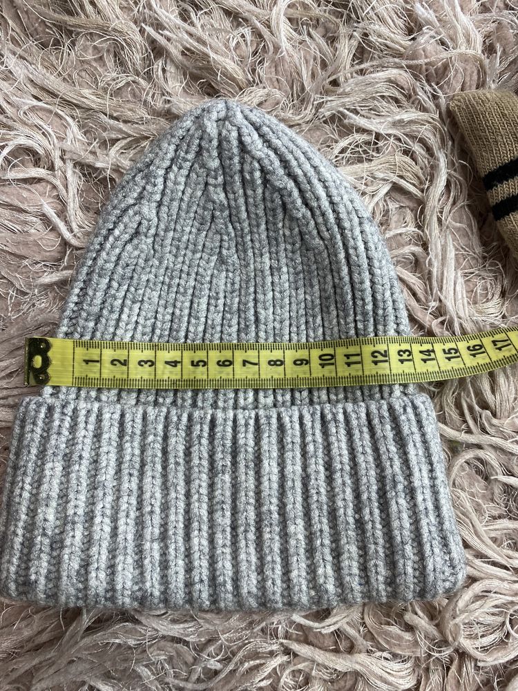Продам дитячу шапочку сірого кольору теплу дуже Primark і рукавички
