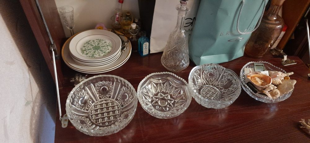 Хрустальные вазы, средние, салатницы,графины
