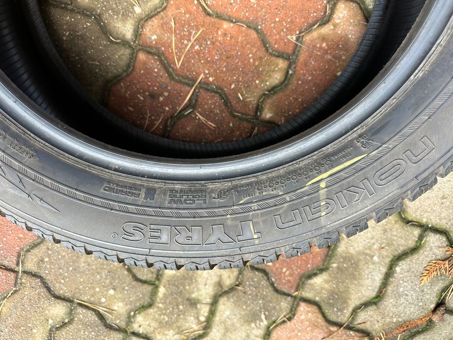 Opony zimowe 245/50r19 Nokian WR SUV 4 stan idealny