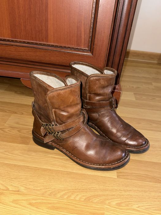 Демисезонні шкіряні чоботи, чобітки, черевики, ботінки