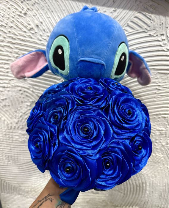 Wieczne róże z maskotka stich