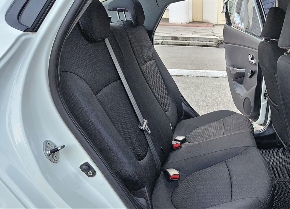 Kia Rio 2012 року