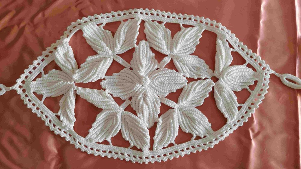 Vintage handmade crochet bedspread (Colcha croché/renda feita à mão)