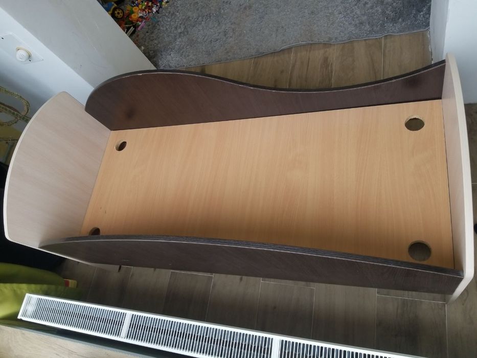 Продам дитяче ліжко з матрасом