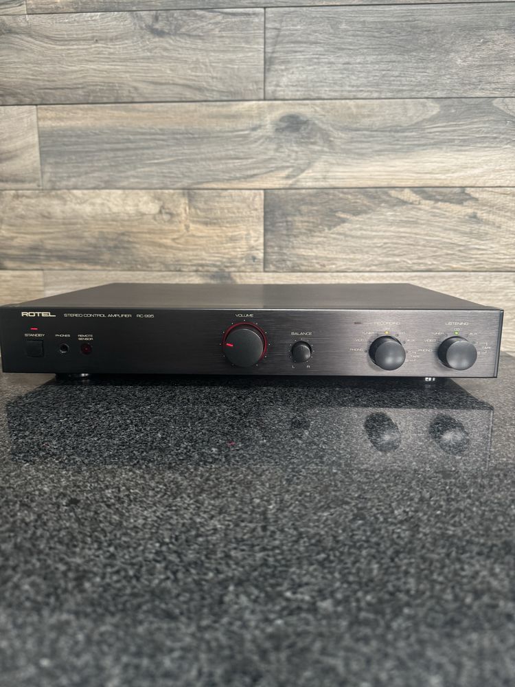 Przedwzmacniacz Rotel RC 995