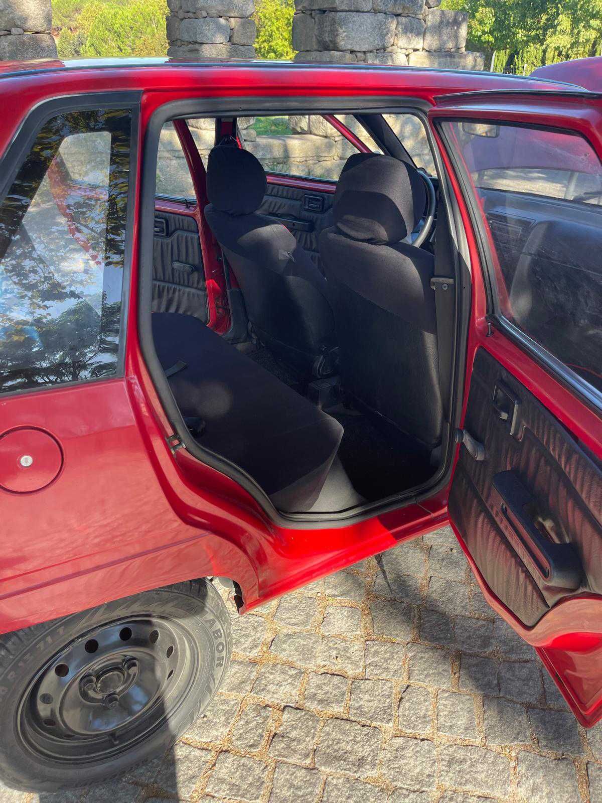 Citroen AX Tean 1000 sem nada a fazer,