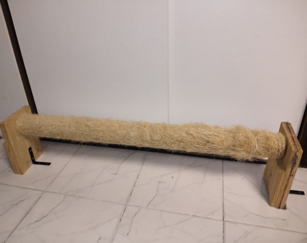 Настенный столбик для кошек, когтеточка 130 см