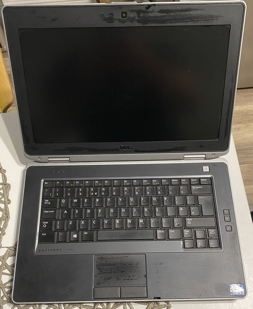 Laptop komputer Dell Latitude E6430