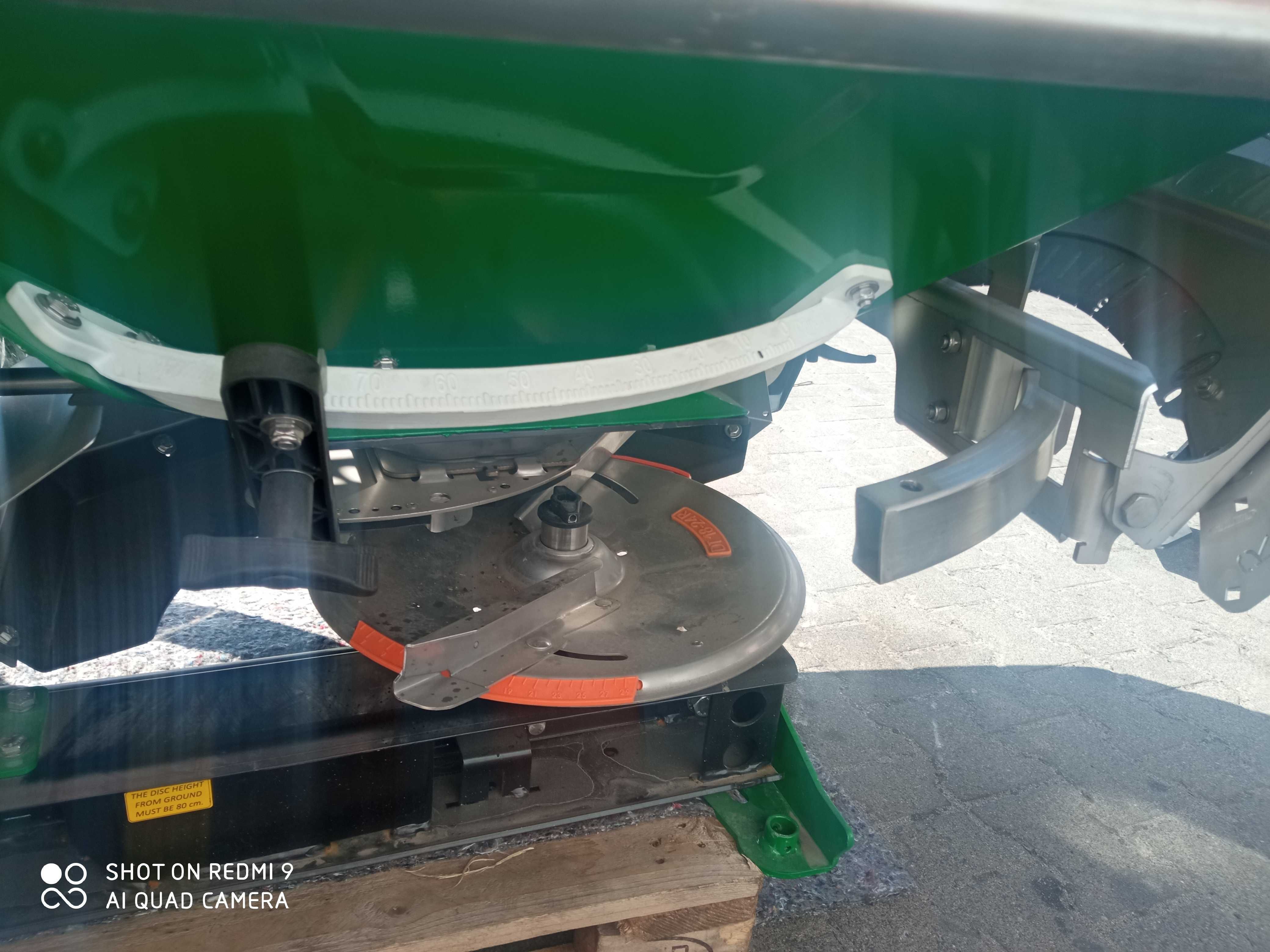 Rozsiewacz Nawozu 2500L Nowy Limiter. Donder
