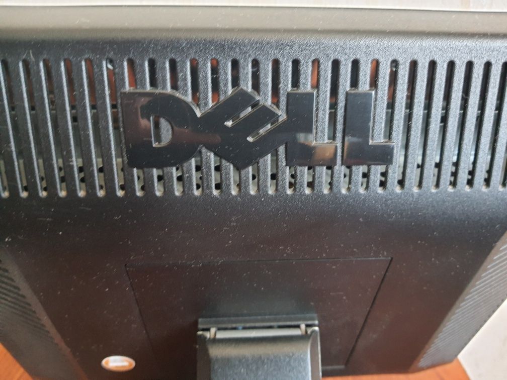 Монитор Dell E178FPc- 499грн