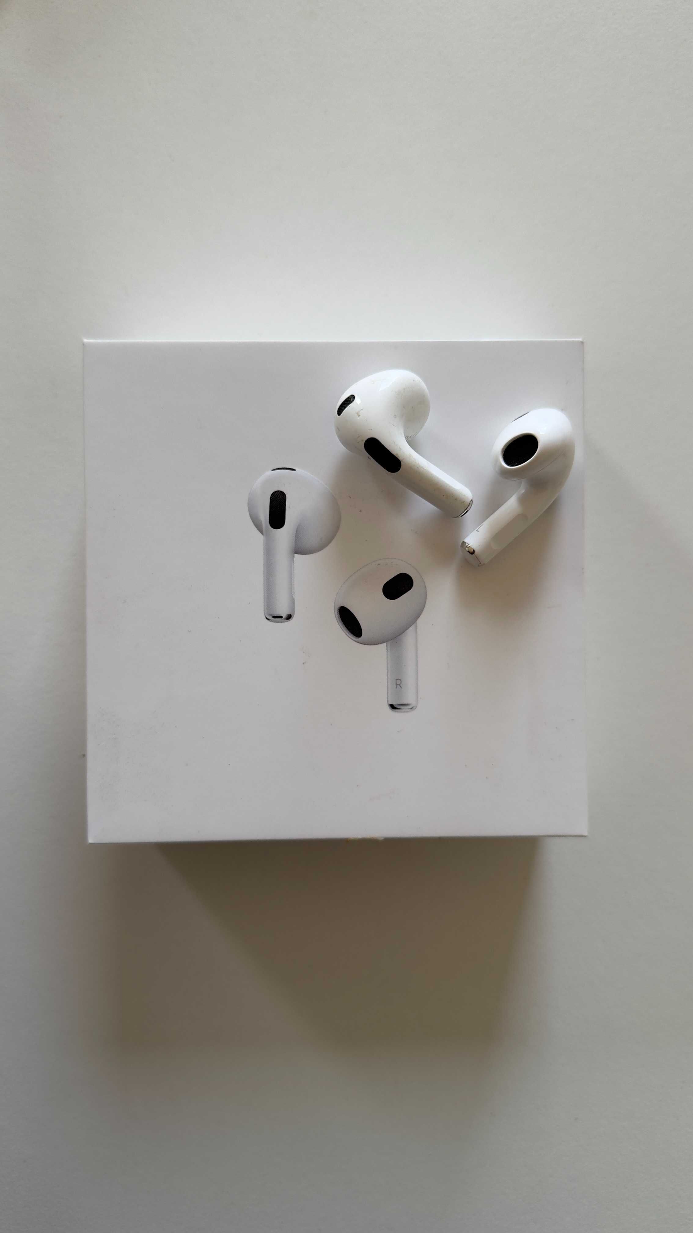 Apple AirPods 2 gen (without case)