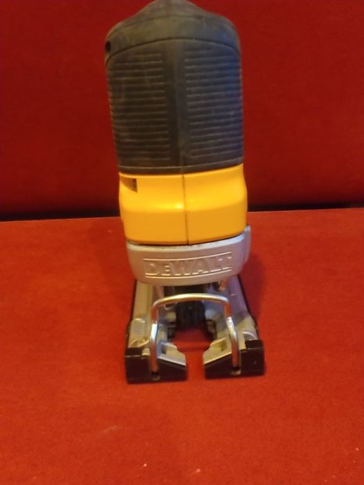 Wyrzynarka dewalt dcs334