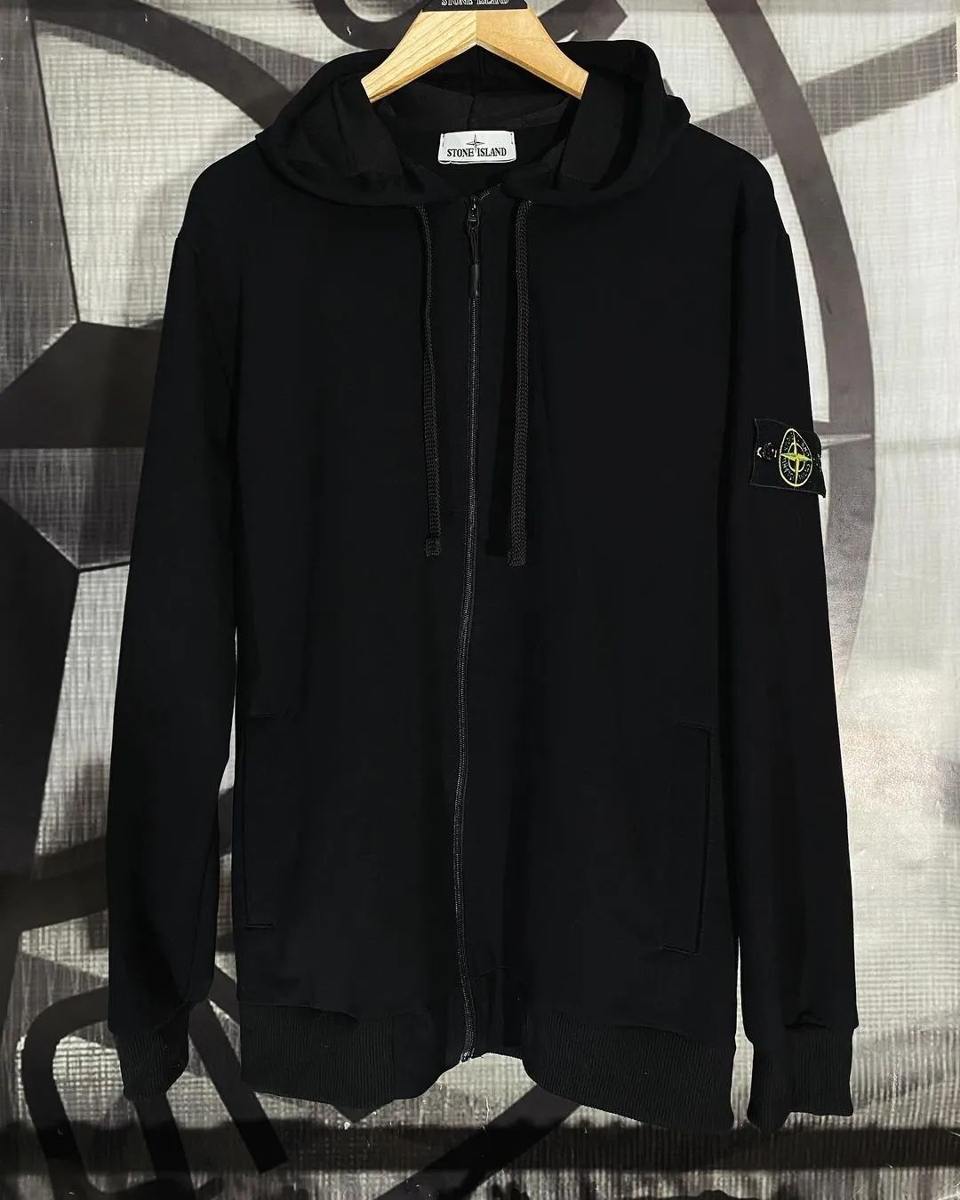 Оригінальний патч Zip hoodie Stone island 
Бірки скануються фото номер