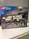 LEGO® 60367 City - Samolot pasażerski