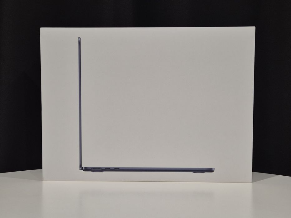 Nowy MacBook Air 13' M4 16/512GB Midnight