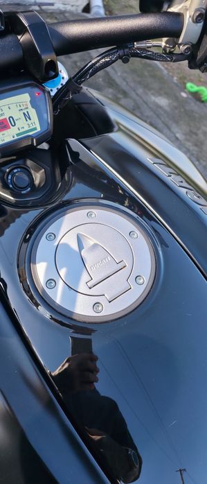 Ducati Diavel 1260s como nova