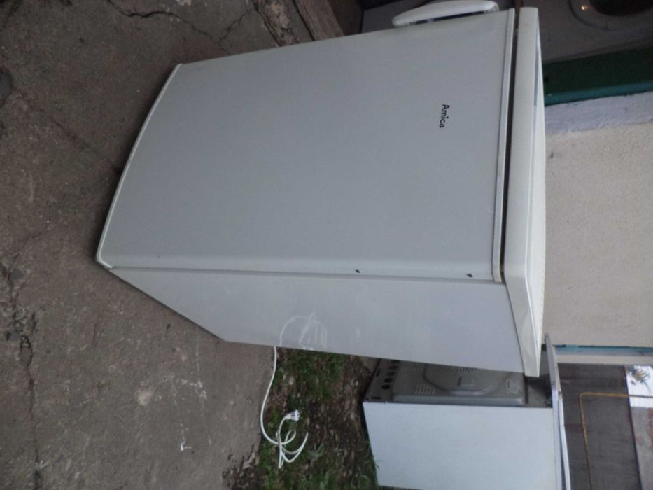 Холодильник малий Аміка