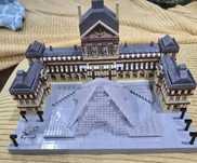 Blocos construção Museu do Louvre, tipo lego