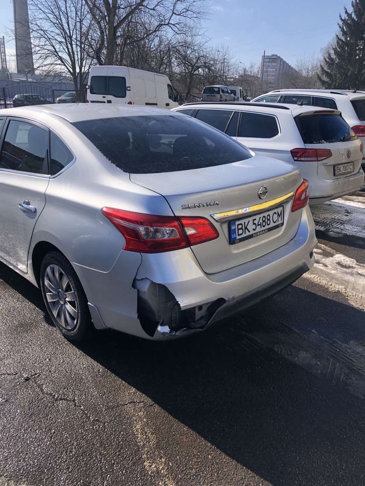Бампер «Ніссан Сентра»