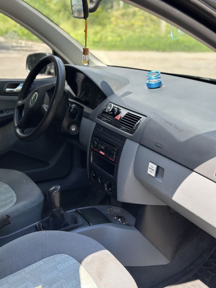 Продам skoda fabia 1.4