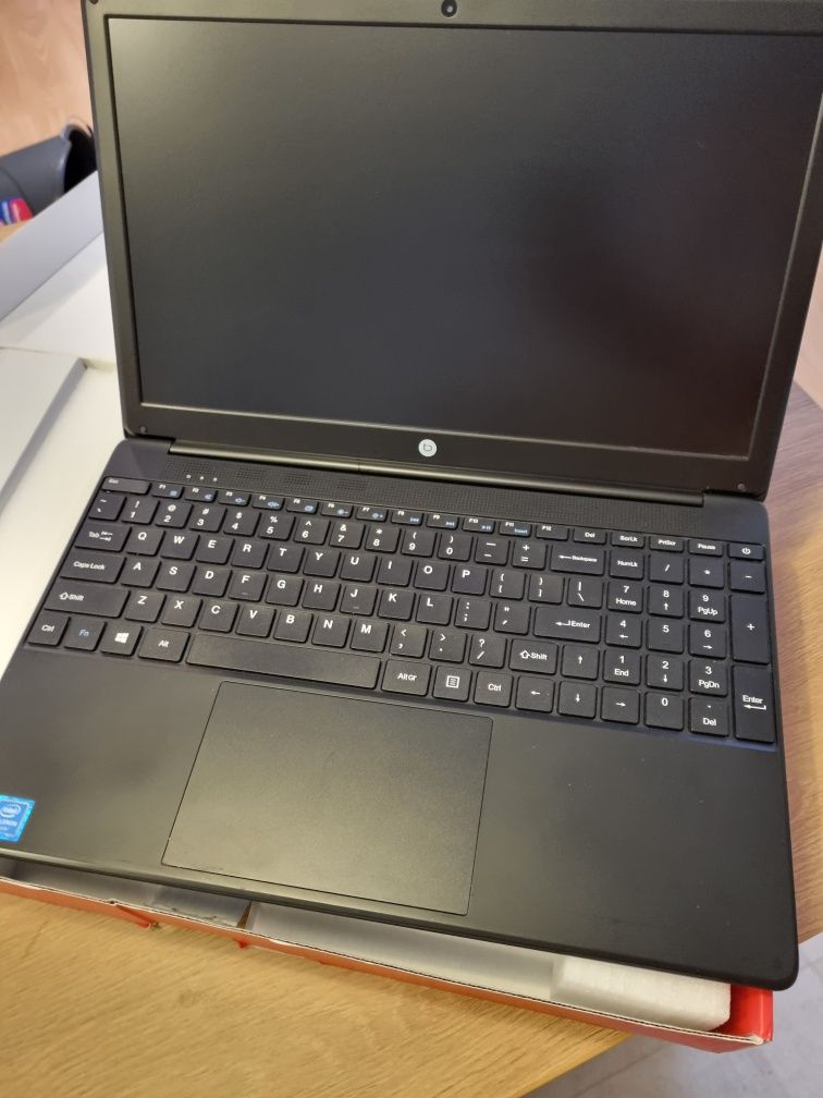 Nowy Laptop techbite zin 4 15.6 fhd ssd