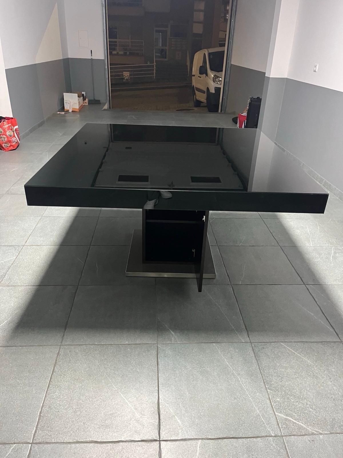 Mesa de jantar praticamente nova