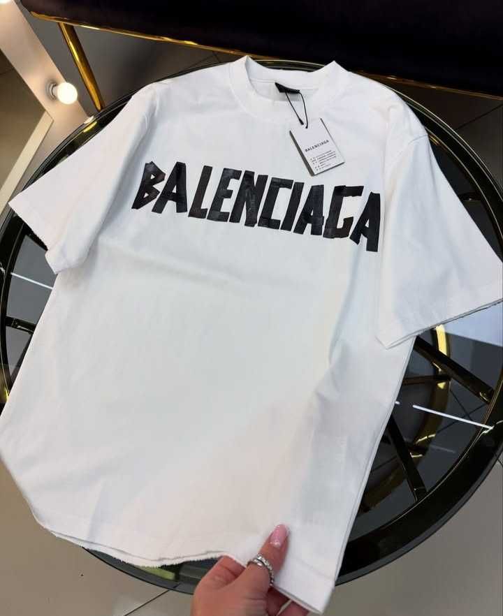 Nowe Koszulka Balenciaga