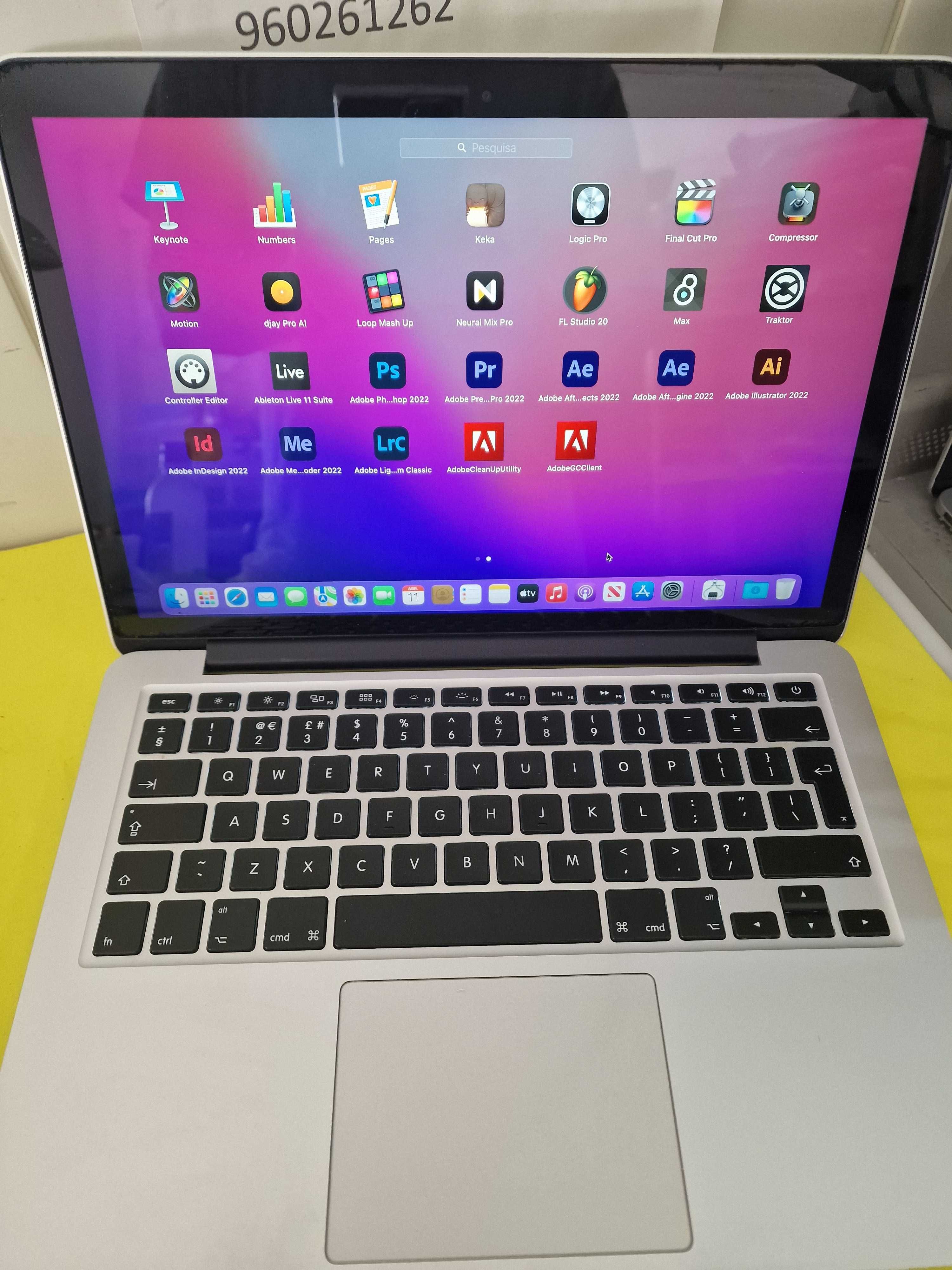 MacBook Pro 8gb RETINA 2015 ( com vários