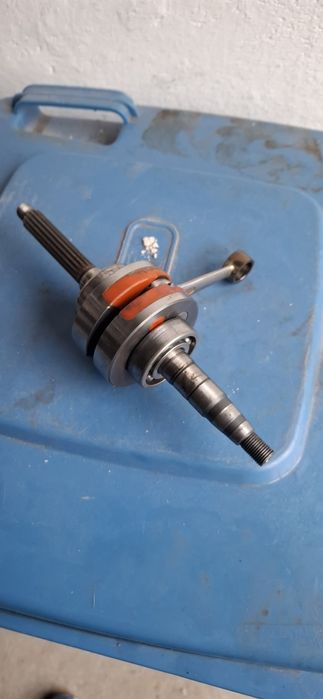 Wał korbowy skuter 2t