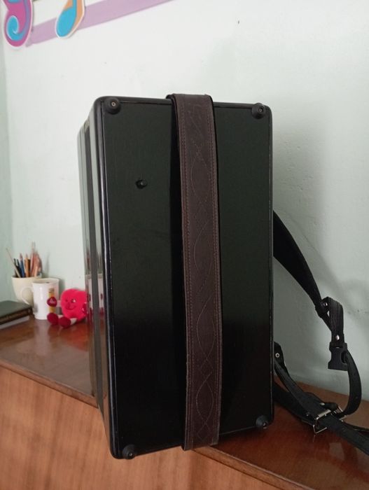 Продам цельнопланочный баян-бас.баян-бас.