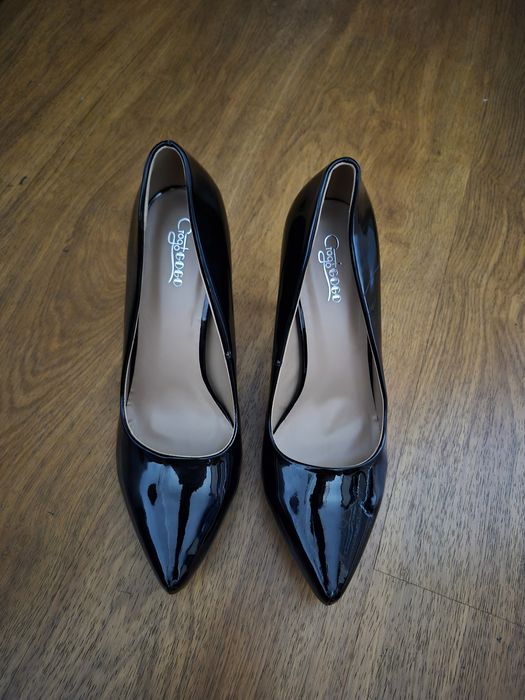 Oddam w dobre ręce nowe szpilki damskie