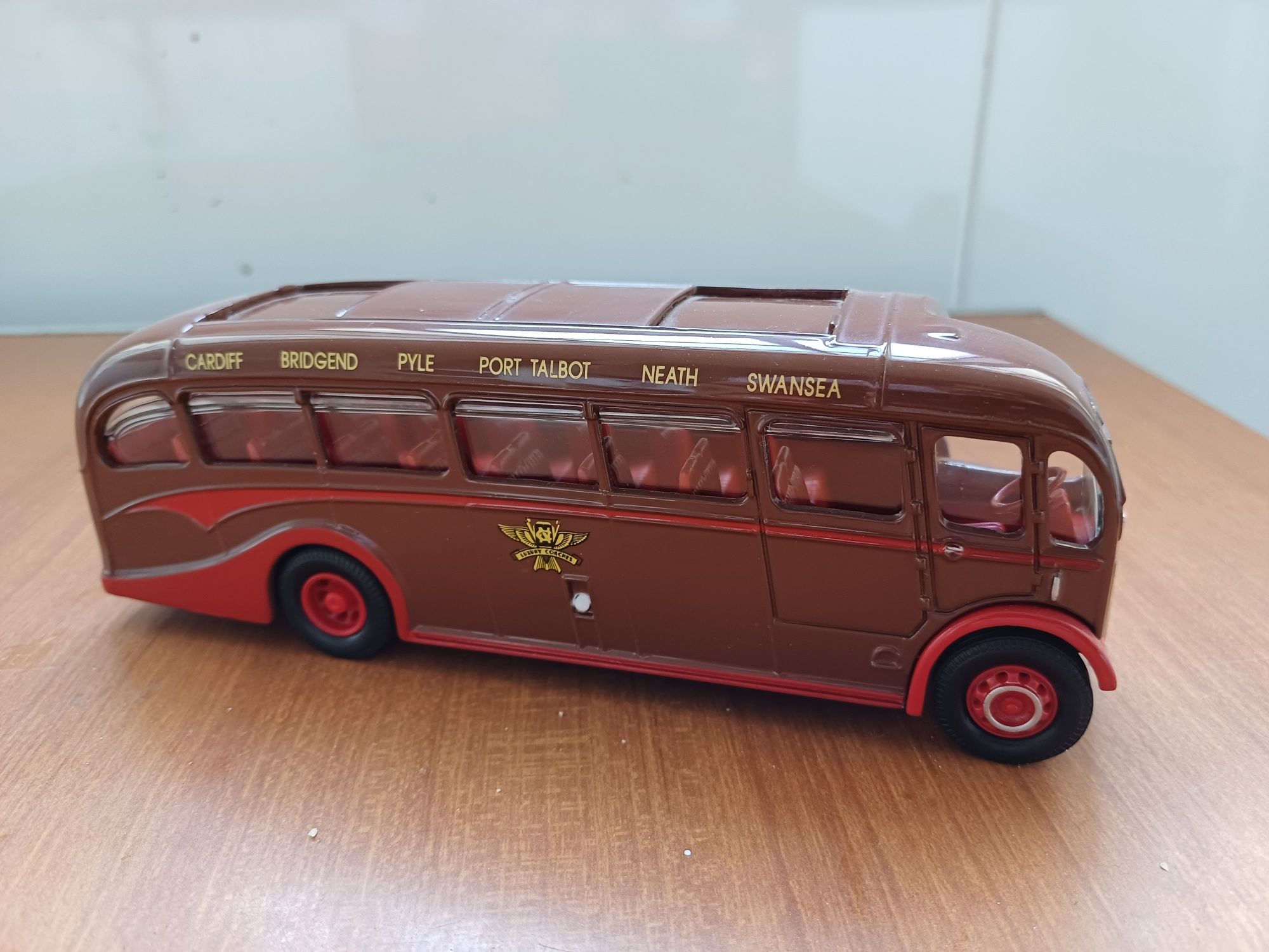 AEC Regal Coach - 1/50 Corgi