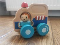 Drewniany pojazd karetka PLAN TOYS 1+