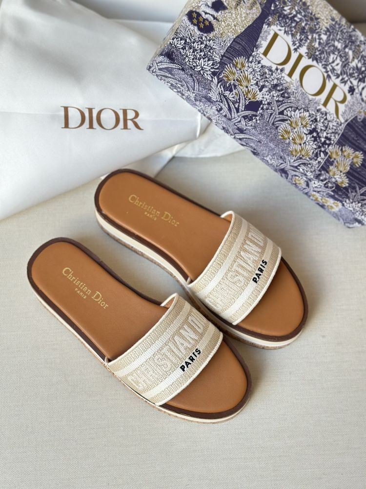 Шлепанцы Dior , тапки Dior, шльопки ,шльопанці  , босоножки