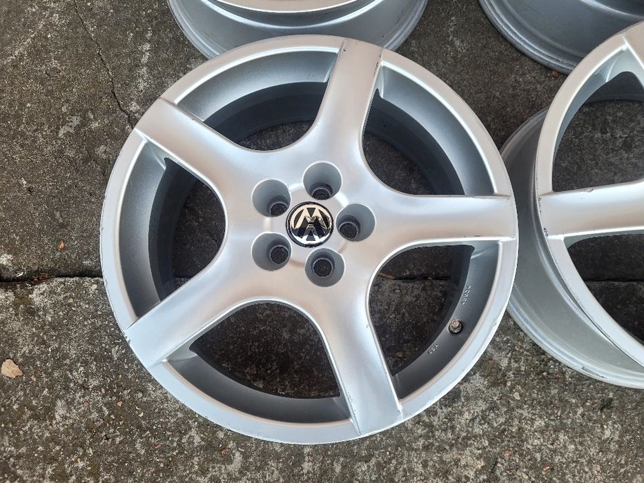 Felgi Alu VW Golf TOYOTA Avensis SUBARU Impreza 5x100 18 Cali 8J