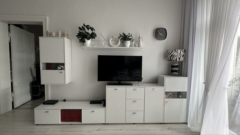 Ścianka meblowa biała